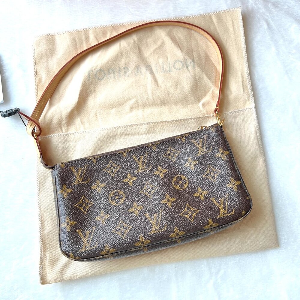 Louis Vuitton Pochette Accessories